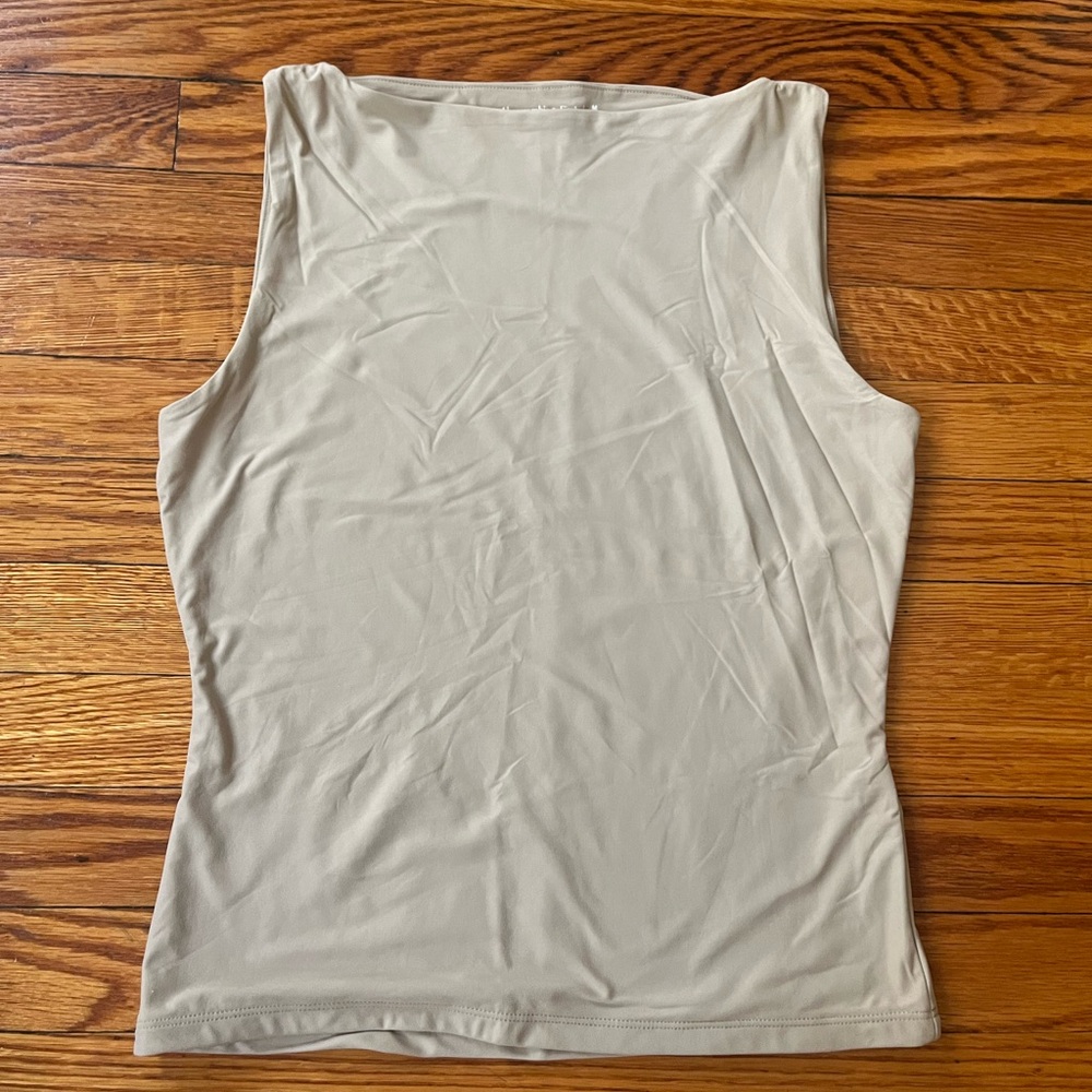 NWT tan Abercrombie Soft Matte Seamless Slash Top Medium